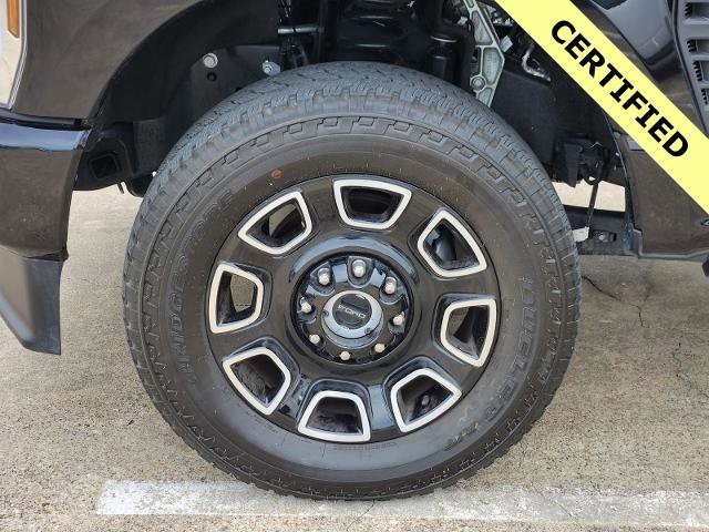Certified 2025 Ford F250 Platinum w/ FX4 Off-Road Package AWD/4WD image 9