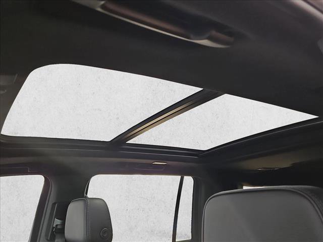 Used 2024 GMC Yukon XL Denali image 16