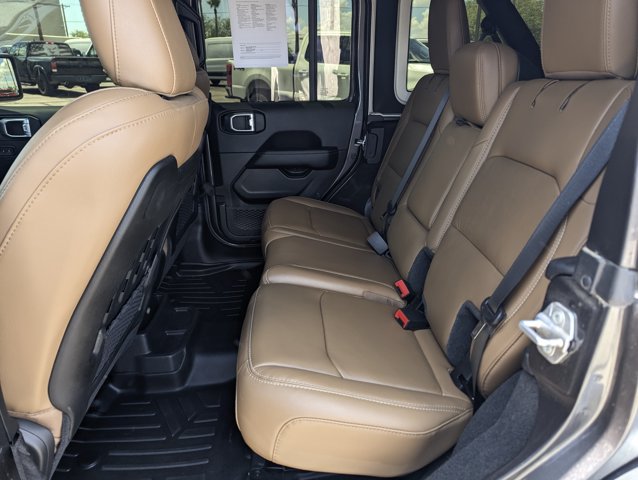 Used 2021 Jeep Wrangler Unlimited Rubicon AWD/4WD image 8