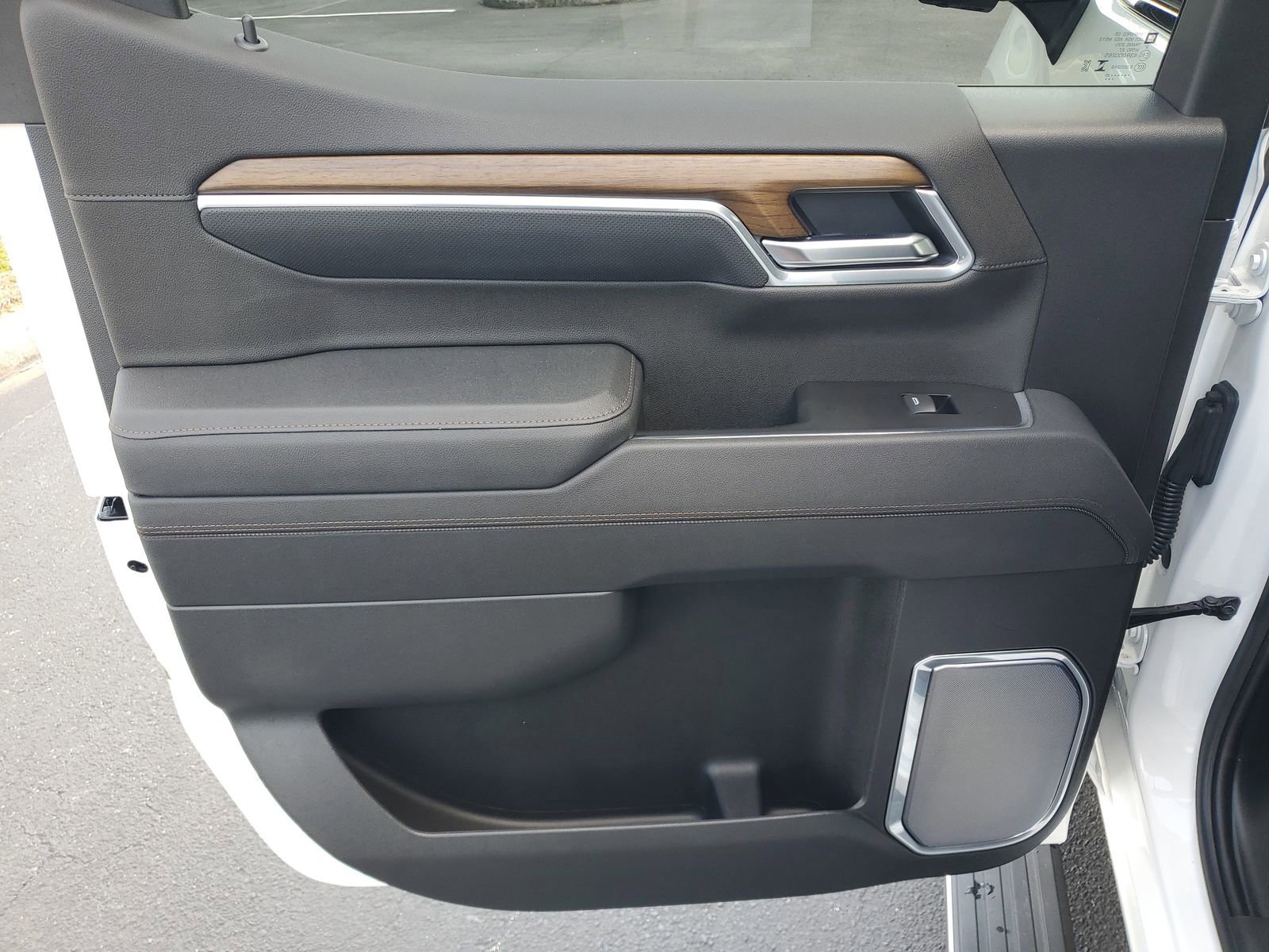 Used 2025 Chevrolet Silverado 1500 High Country image 8