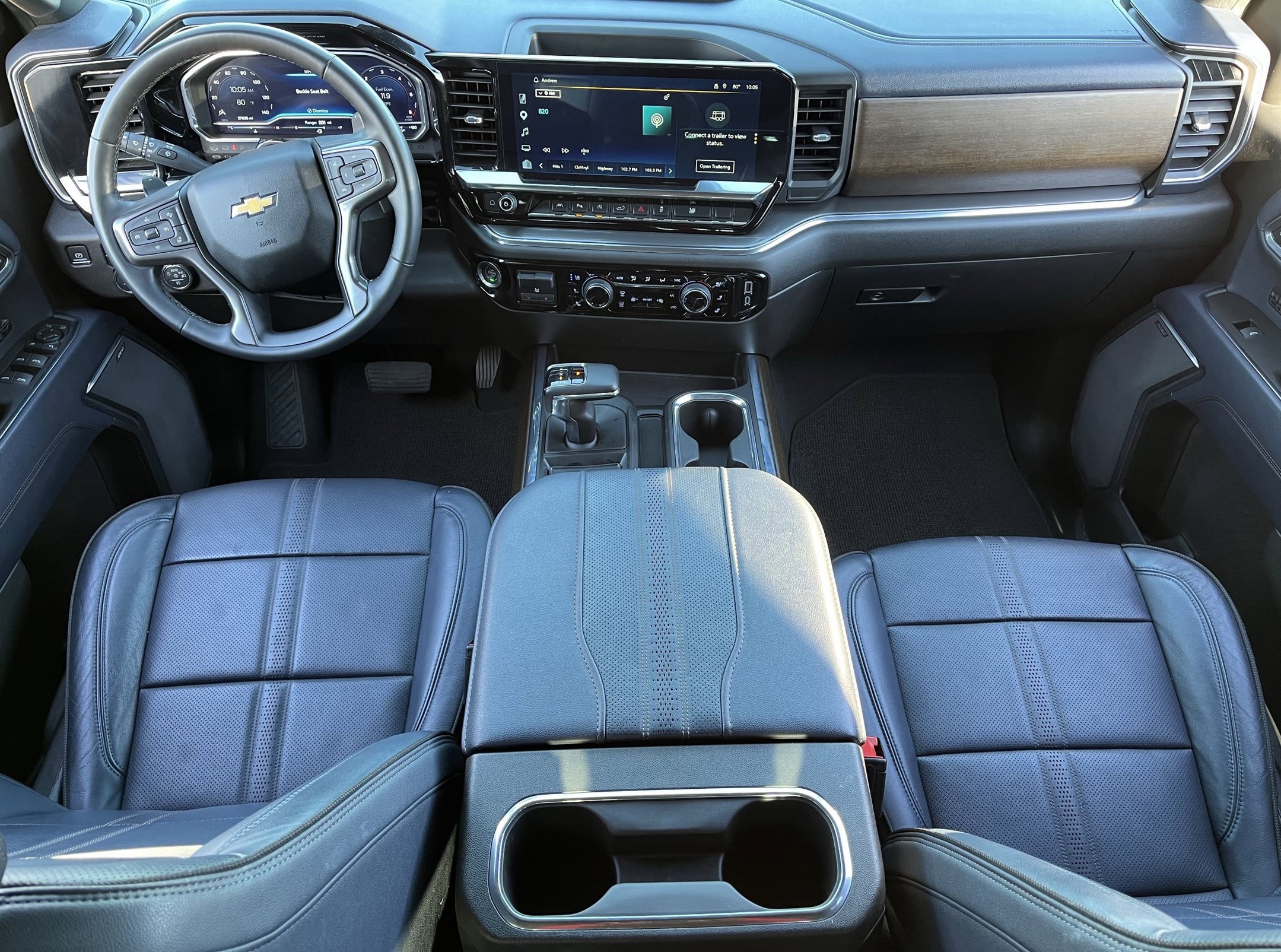 Used 2024 Chevrolet Silverado 1500 High Country w/ LPO, Dark Essentials Package AWD/4WD image 11