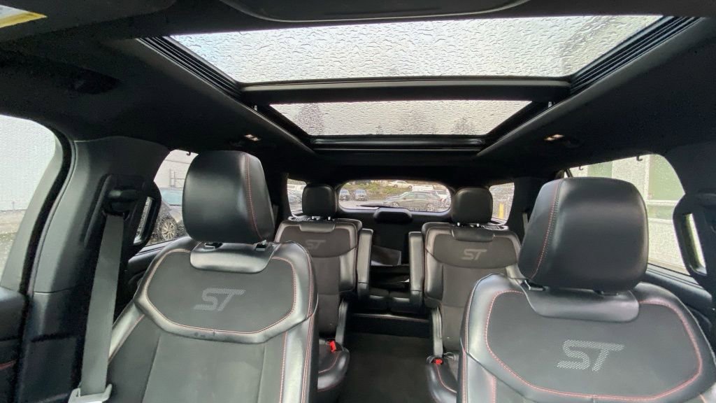 Certified 2025 Ford Explorer ST image 30