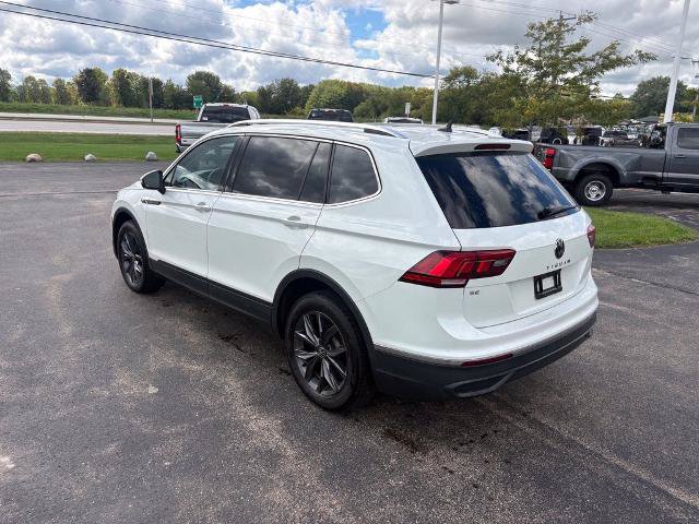 Used 2023 Volkswagen Tiguan SE w/ Panoramic Sunroof Package FWD image 8