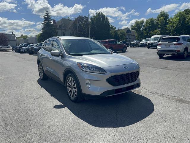 Certified 2022 Ford Escape Titanium w/ Class II Trailer Tow Package image 13