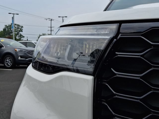 Certified 2025 Ford Explorer ST AWD/4WD image 10