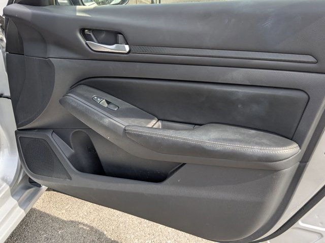 Used 2024 Nissan Altima 2.5 SV FWD image 30