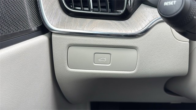 Used 2023 Volvo XC60 B5 Plus w/ Climate Package image 16