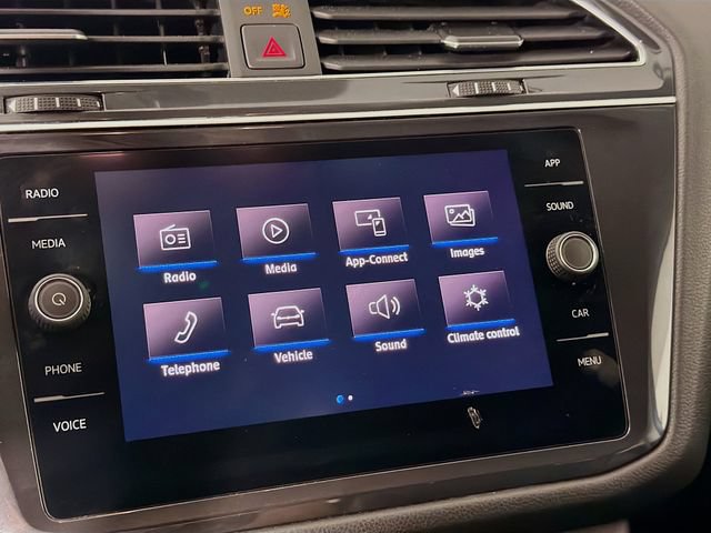 Used 2020 Volkswagen Tiguan SE AWD/4WD image 16
