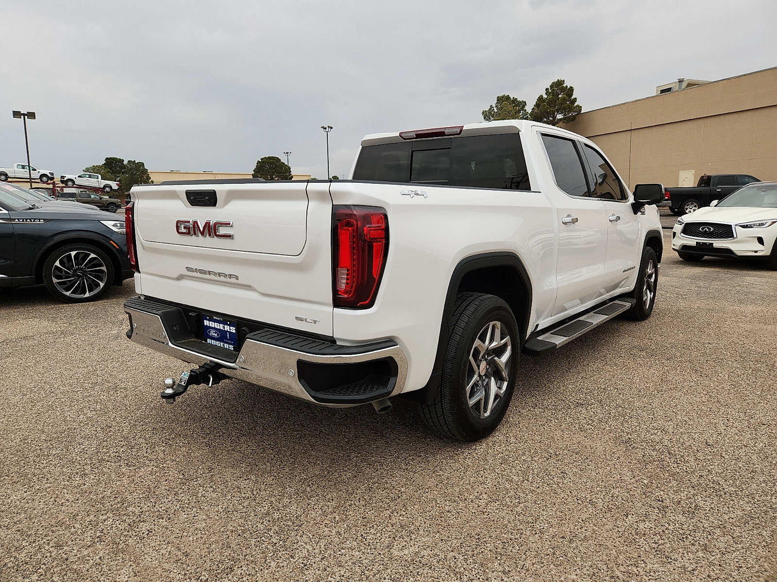 Used 2024 GMC Sierra 1500 SLT AWD/4WD image 7