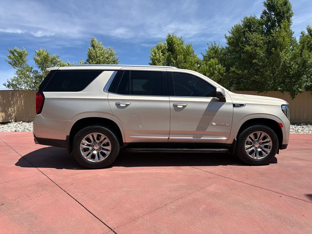 Used 2021 GMC Yukon Denali w/ Advanced Technology Package AWD/4WD image 9
