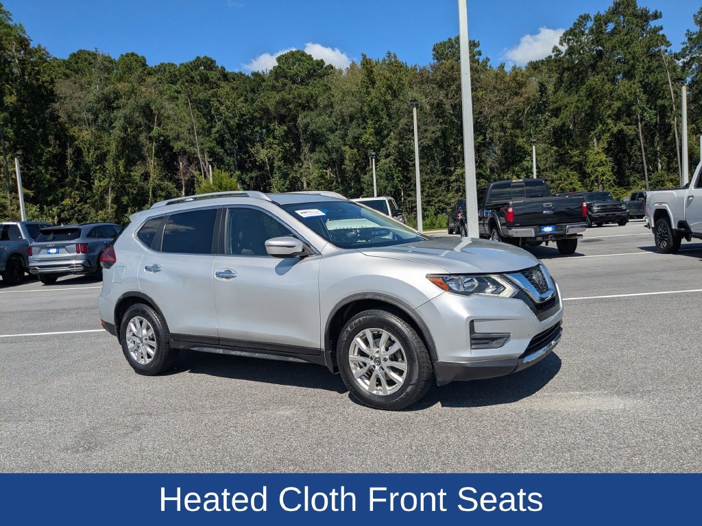 Used 2020 Nissan Rogue SV FWD image 2