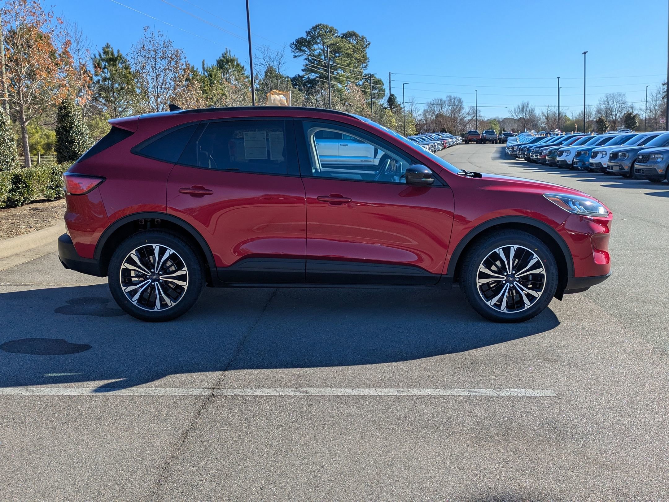 Certified 2022 Ford Escape SE w/ SE Sport Appearance Package image 3