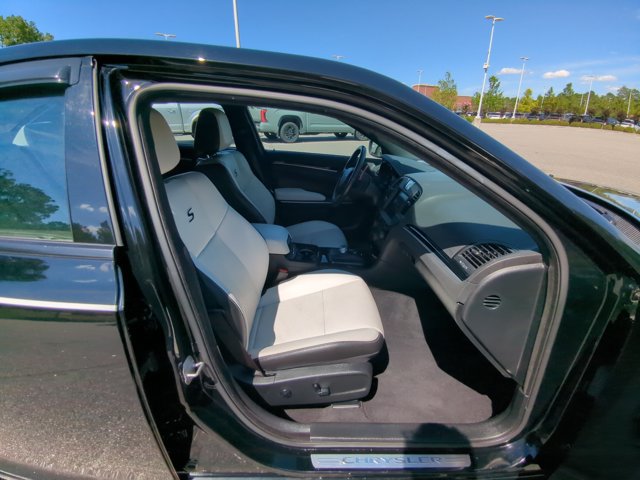 Used 2020 Chrysler 300 S w/ 300S Premium Group RWD image 27