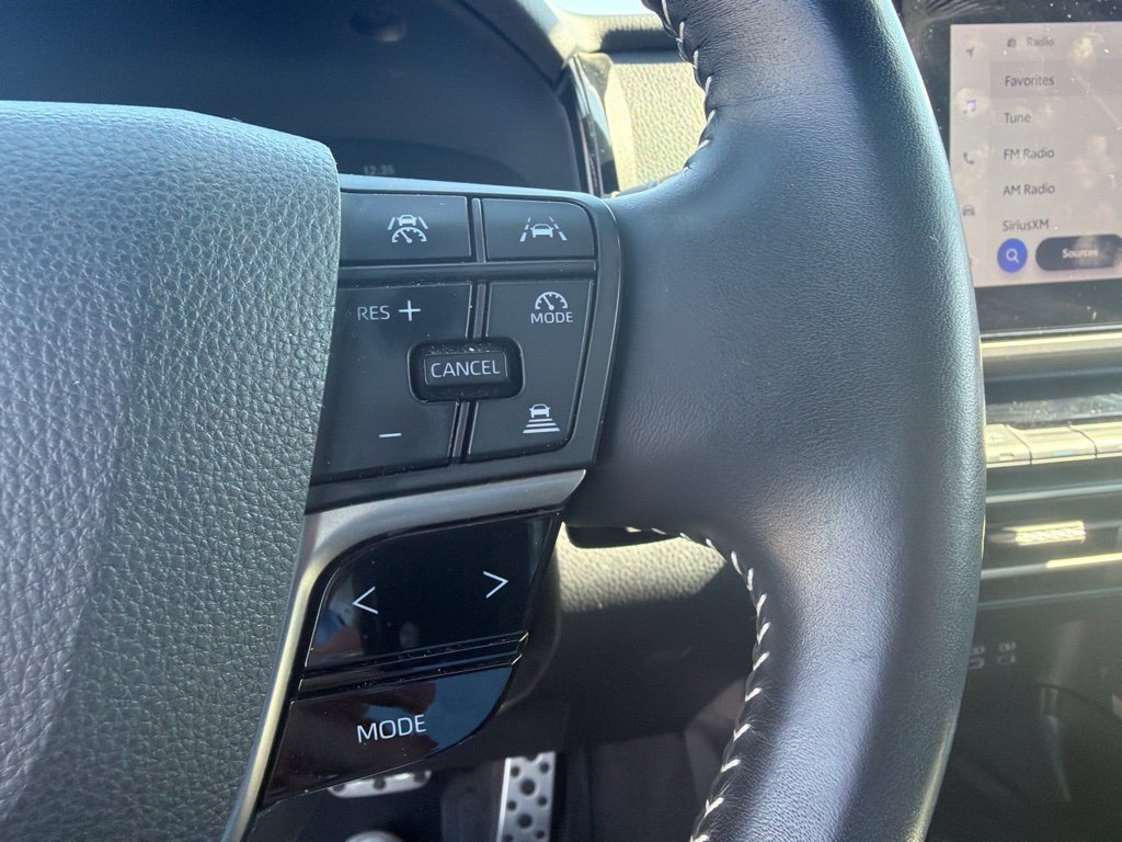 Used 2025 Toyota Camry SE FWD image 19
