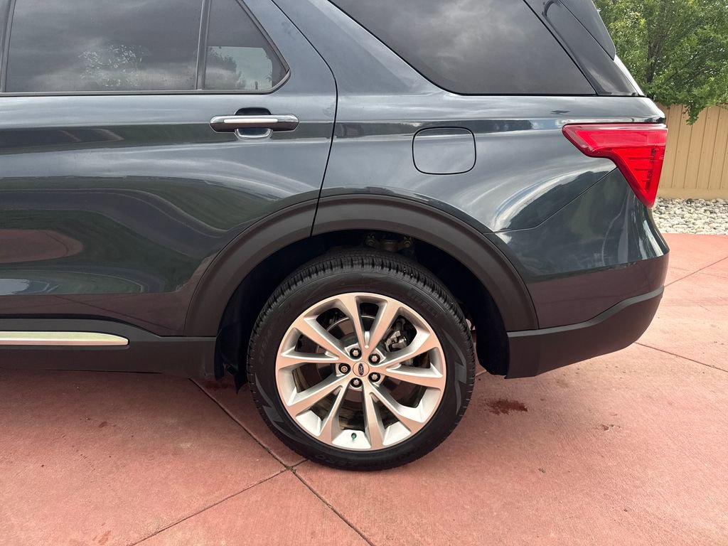 Certified 2023 Ford Explorer Platinum w/ Technology Package AWD/4WD image 37