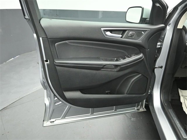 Certified 2022 Ford Edge Titanium w/ Class II Trailer Tow Package image 35