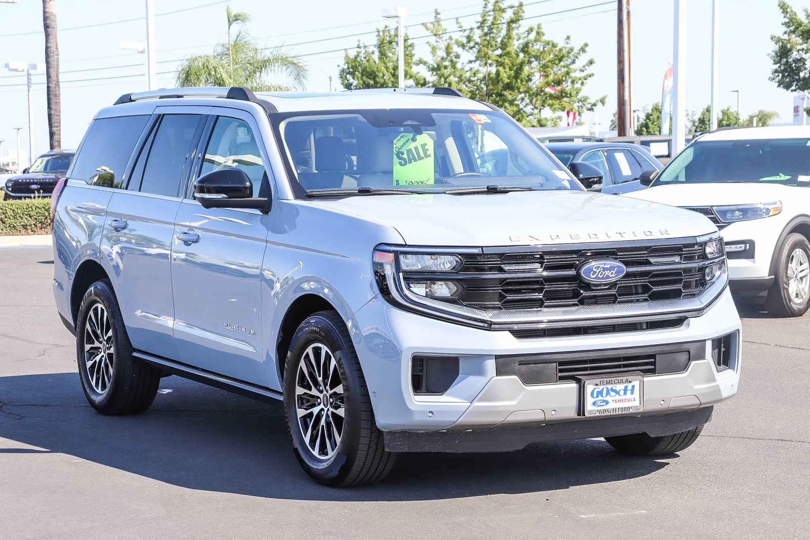 Certified 2025 Ford Expedition Platinum AWD/4WD image 3