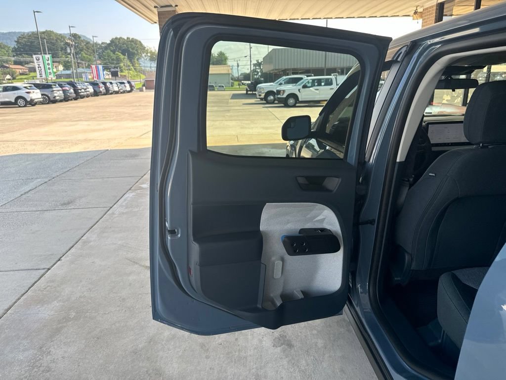 Certified 2025 Ford Maverick XLT w/ XLT Luxury Package FWD image 17