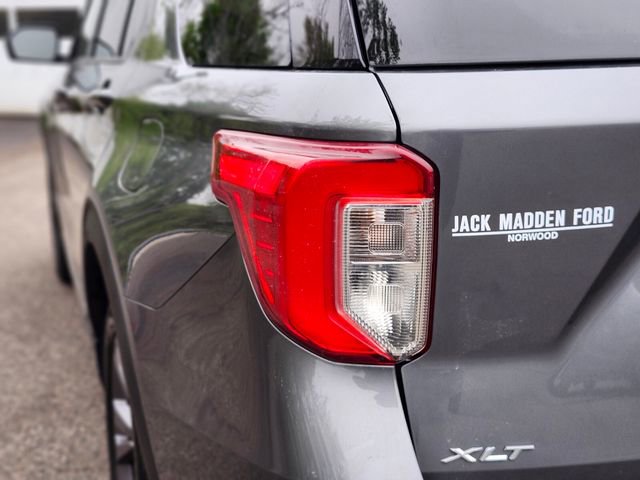 Certified 2022 Ford Explorer XLT w/ Equipment Group 202A AWD/4WD image 9