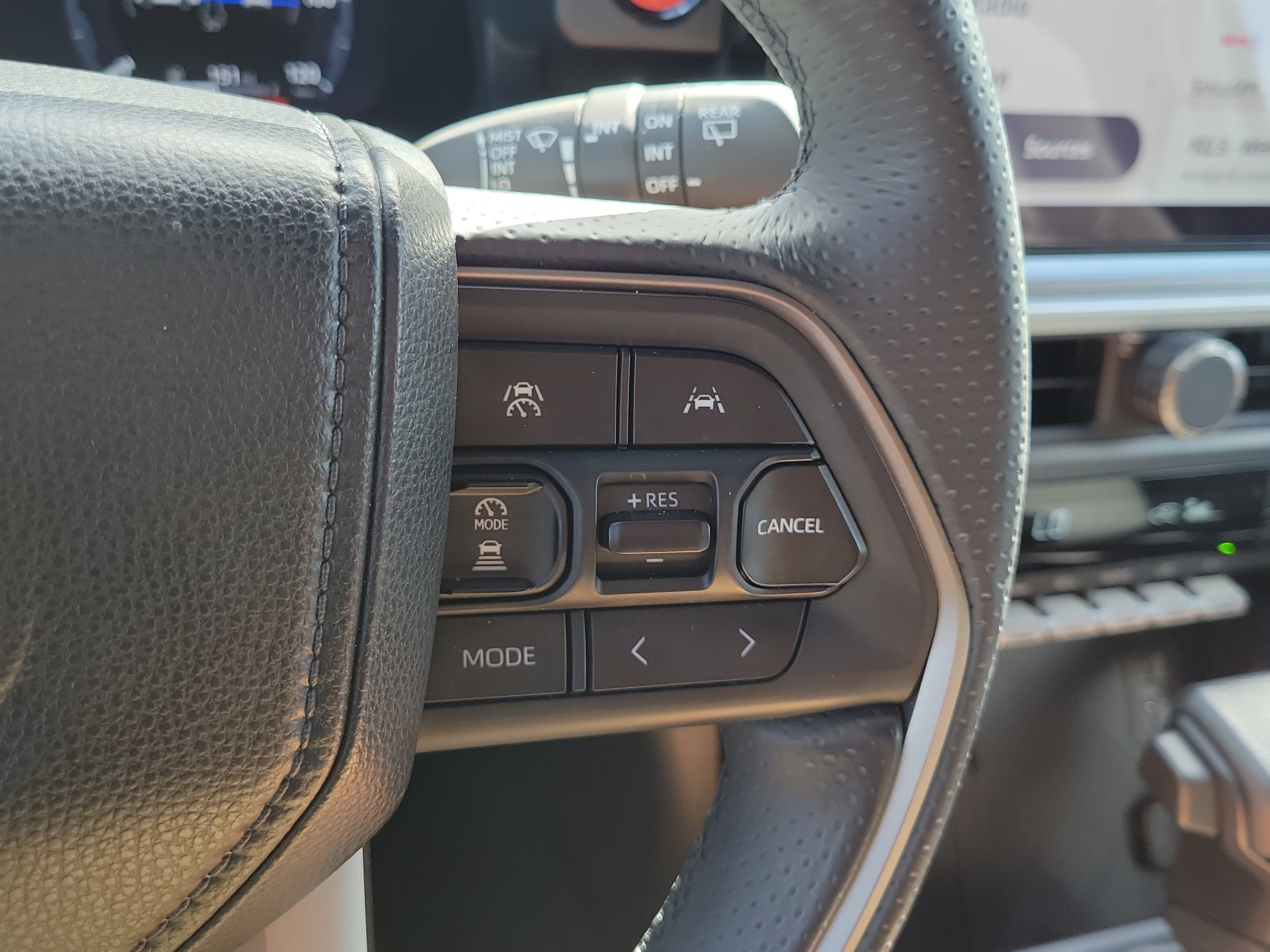 Used 2025 Toyota 4Runner TRD Off-Road Premium AWD/4WD image 24