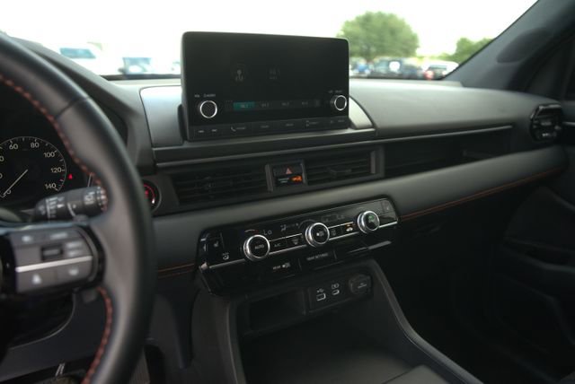 Used 2025 Honda Pilot Sport image 26