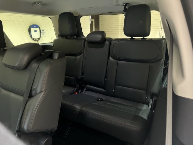 Certified 2025 Ford Expedition Active AWD/4WD image 25