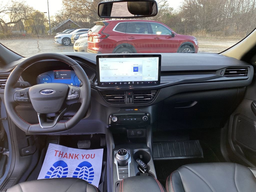 Certified 2025 Ford Escape ST-Line Elite w/ Premium Technology Package image 6