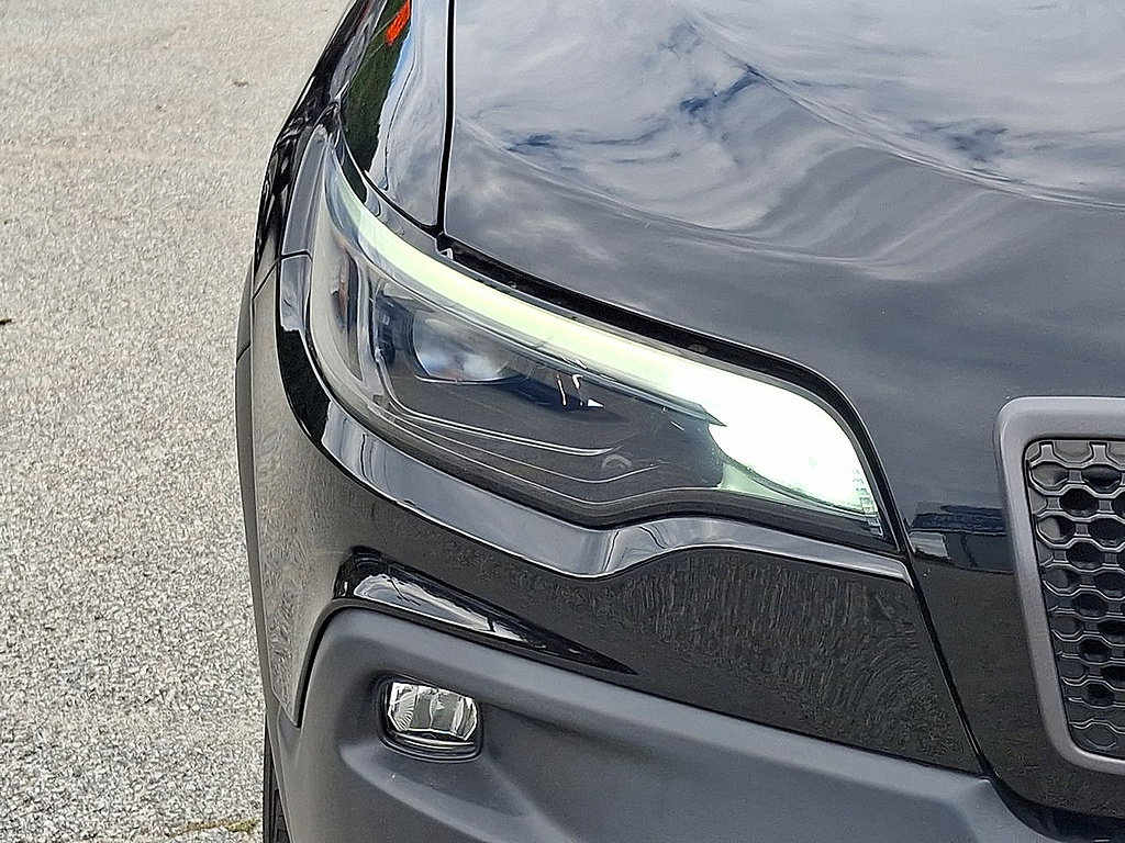 Used 2020 Jeep Cherokee Trailhawk AWD/4WD image 28