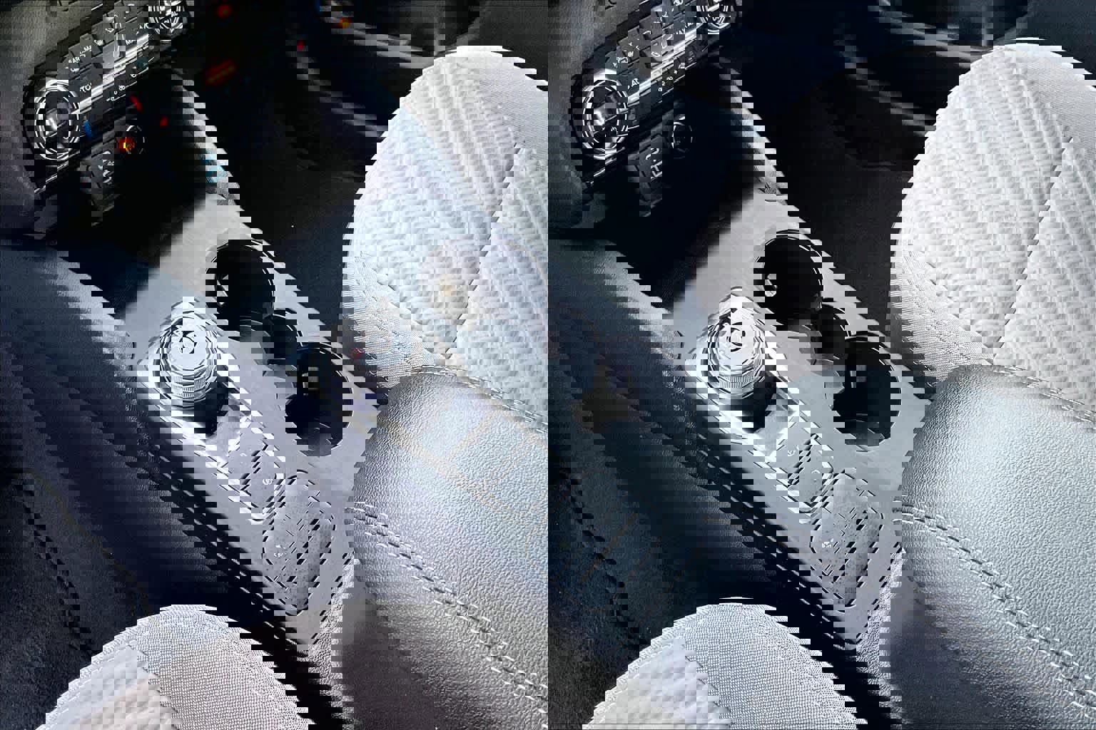 Certified 2021 Ford Escape SE w/ SE Sport Appearance Package image 18