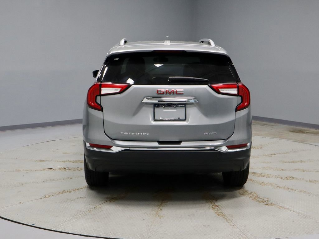 Used 2024 GMC Terrain SLT AWD/4WD image 9