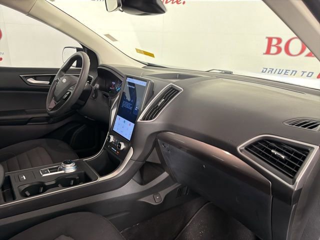 Certified 2024 Ford Edge SE image 17