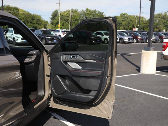 Certified 2026 Ford Explorer ST AWD/4WD image 32