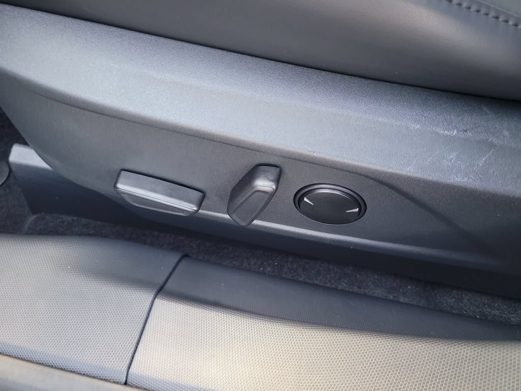 Certified 2022 Ford Mustang Mach-E Select AWD/4WD image 17
