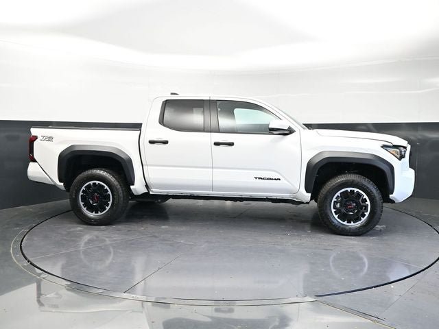 Used 2024 Toyota Tacoma TRD Off-Road AWD/4WD image 4