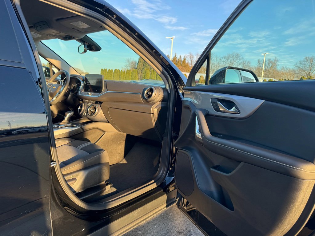 Used 2023 Chevrolet Blazer LT w/ Convenience Package image 10
