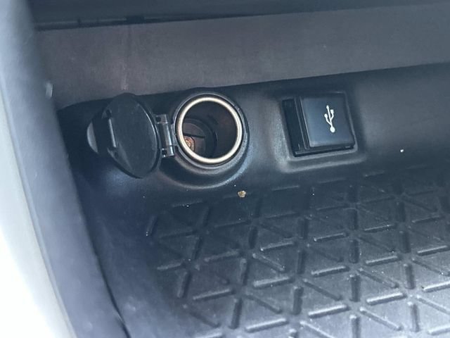 Used 2020 Toyota RAV4 XLE w/ Convenience Package FWD image 38