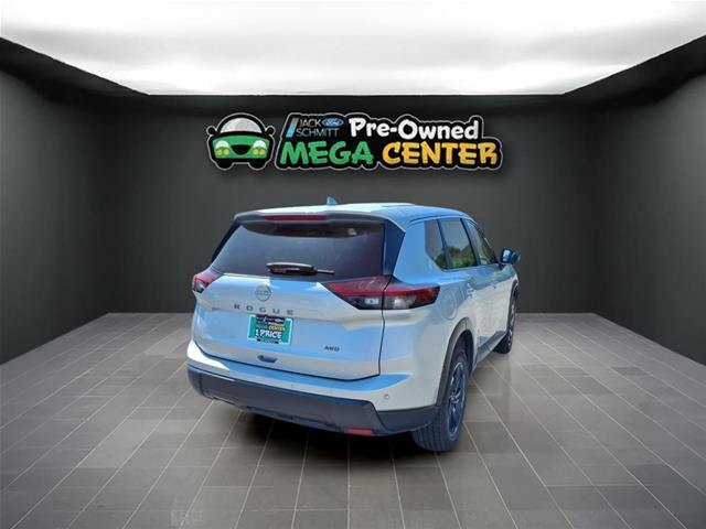 Used 2025 Nissan Rogue SV AWD/4WD image 23