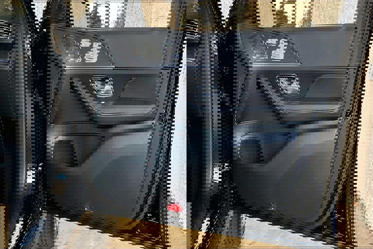 Used 2025 Mercedes-Benz GLS 450 4MATIC image 22