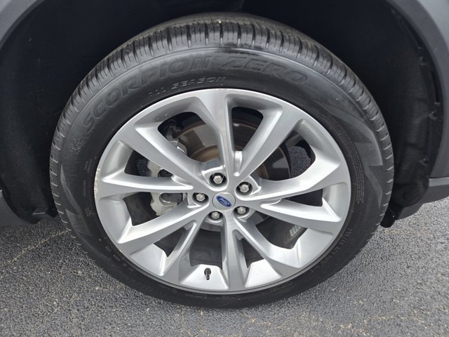 Certified 2023 Ford Explorer Platinum w/ Technology Package AWD/4WD image 44