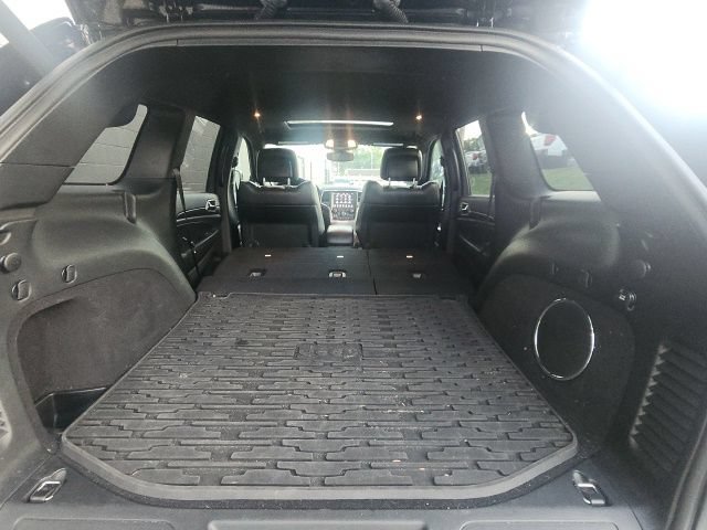 Used 2018 Jeep Grand Cherokee Altitude AWD/4WD image 18