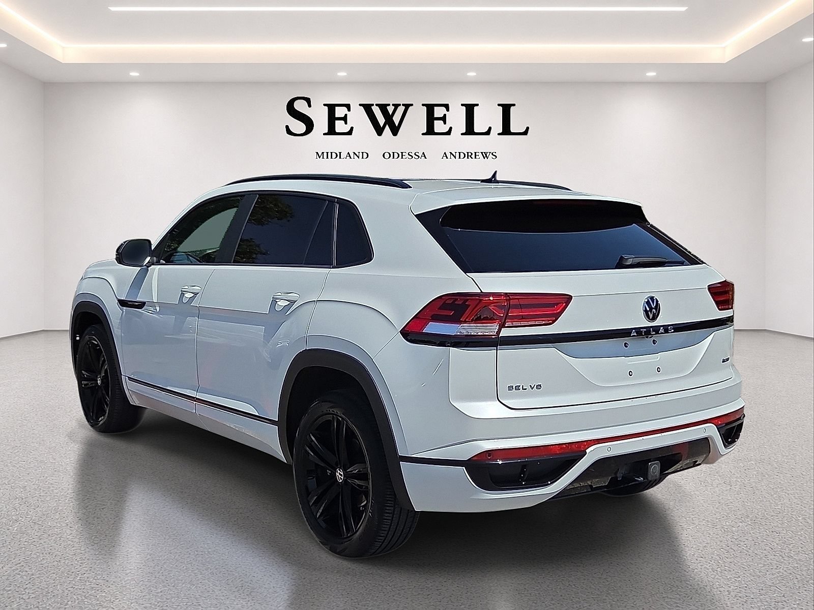 Used 2023 Volkswagen Atlas Cross Sport SEL R-Line AWD/4WD image 3