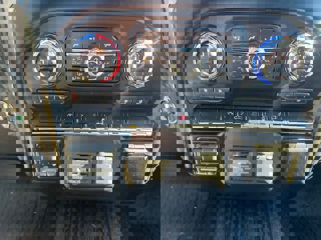 Used 2019 GMC Sierra 1500 SLE w/ SLE Value Package image 17