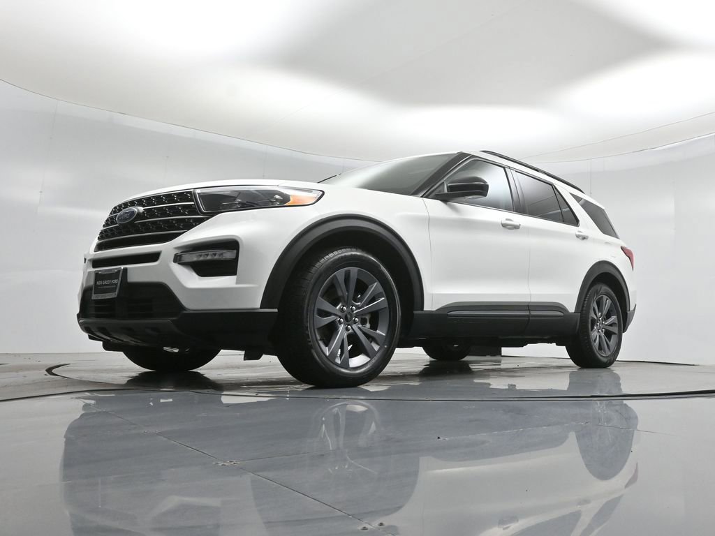 Certified 2023 Ford Explorer XLT w/ Equipment Group 202A image 30