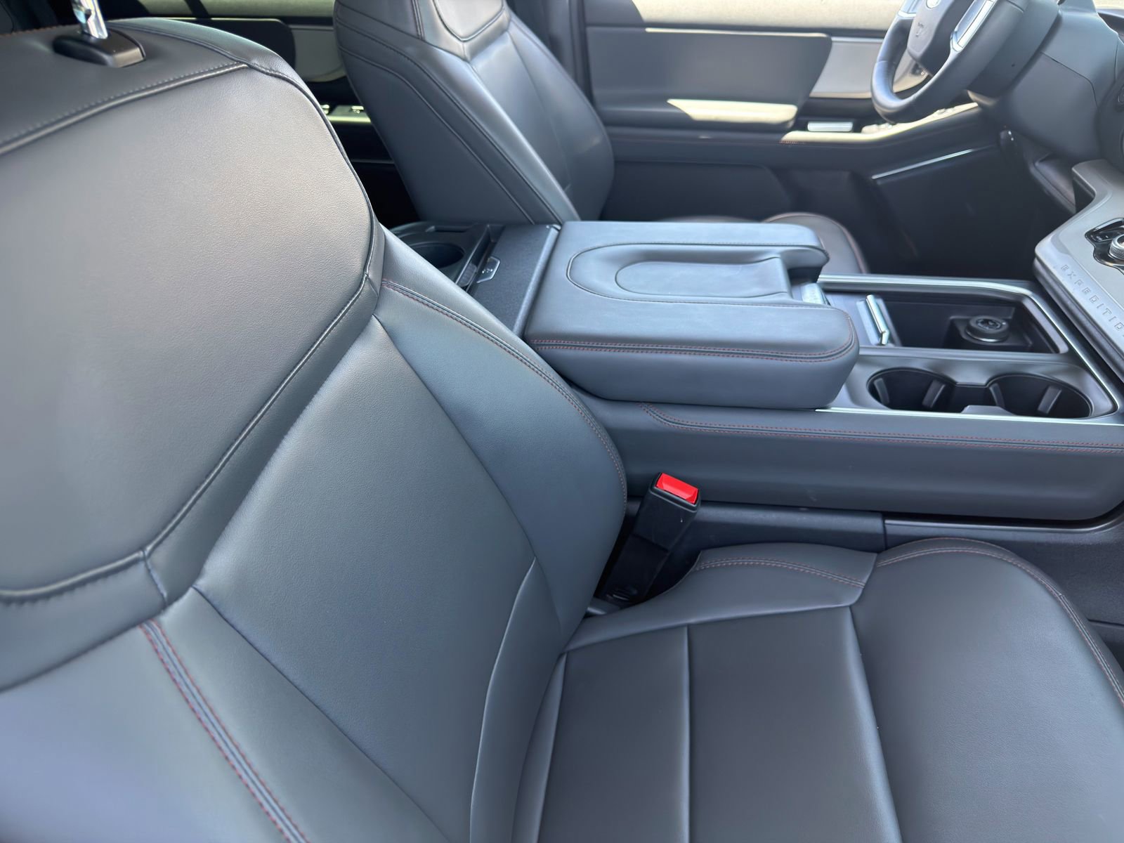 Certified 2025 Ford Expedition Active AWD/4WD image 10