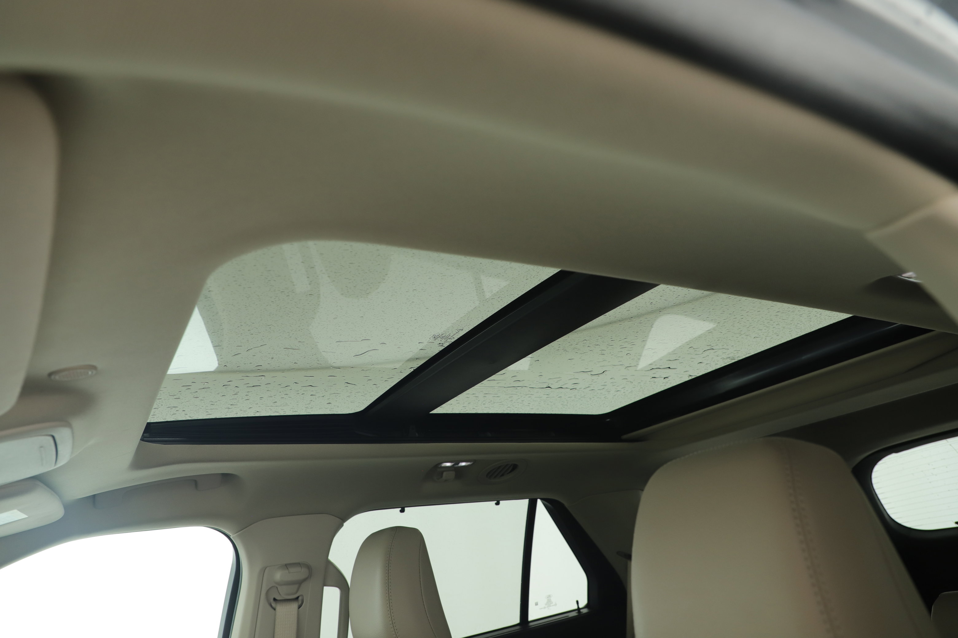 Certified 2022 Ford Explorer Limited w/ Limited Technology Package image 23