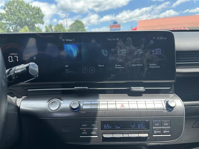 Used 2025 Hyundai Kona SEL AWD/4WD image 35
