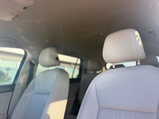 Used 2022 Volkswagen Tiguan SE FWD image 17
