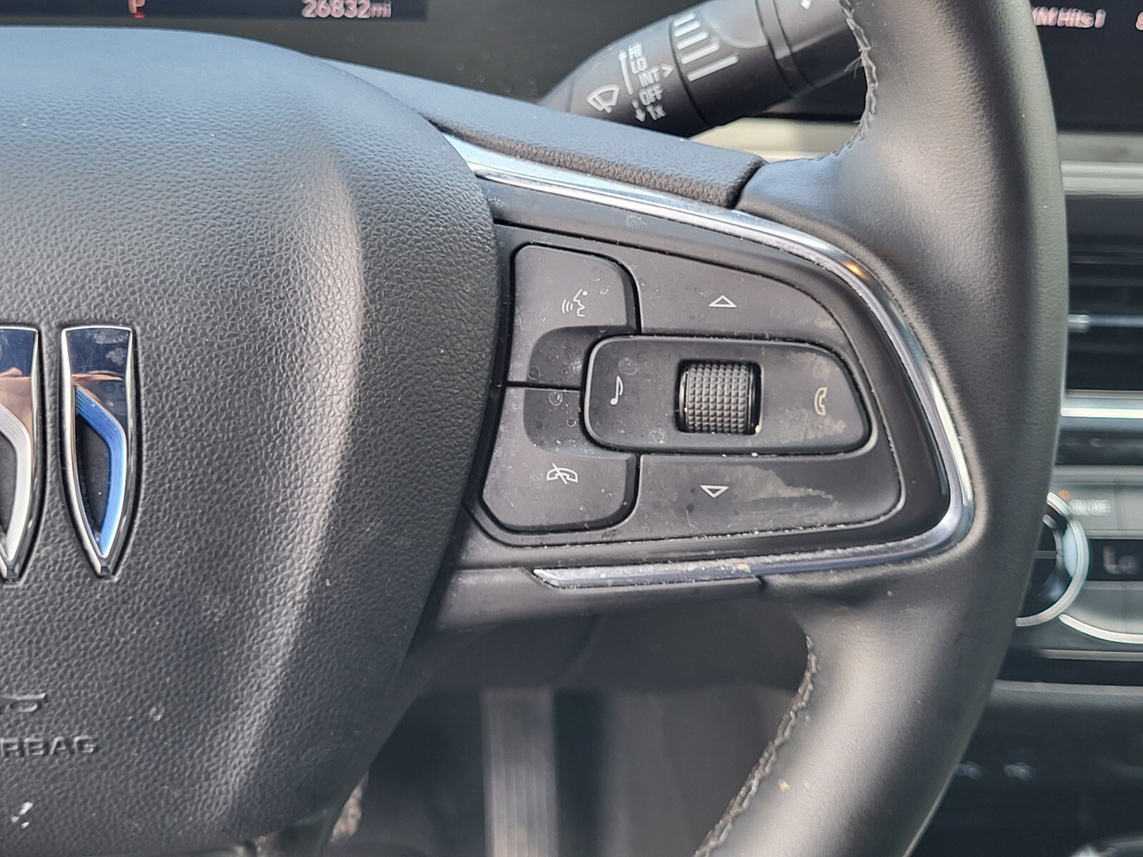 Used 2025 Buick Envista Sport Touring FWD image 28