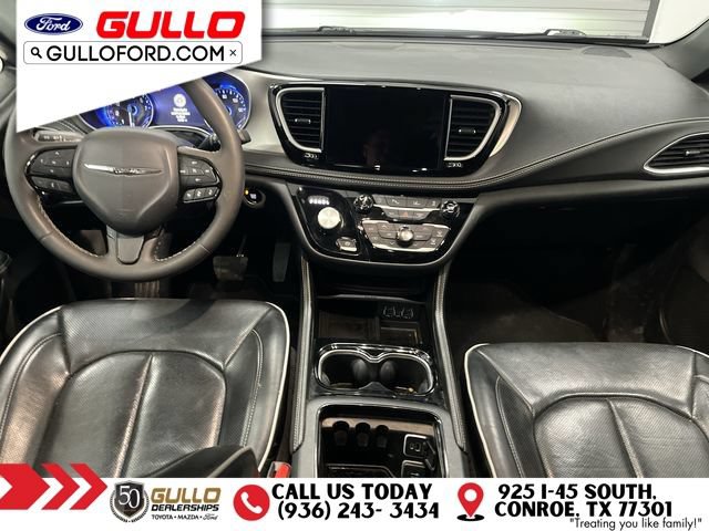 Used 2024 Chrysler Pacifica Limited w/ S Appearance Package FWD image 12