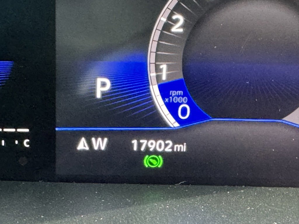 Used 2023 Volkswagen Taos SE w/ Panoramic Sunroof Package image 36